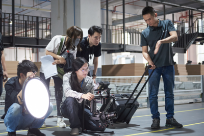 東莞影視攝影服務商 專業(yè)影視策劃與拍攝的完美融合