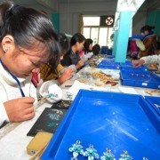 探訪義烏市鼎彪飾品廠 衣飾產業的創新與品質之路